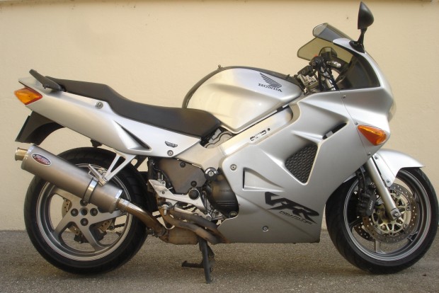 VFR800 RC46 (1998-01) | Motorbike Exhausts | Fuel Exhausts