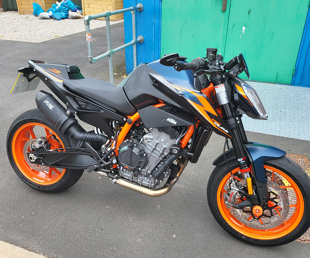 Ktm duke 890 r on sale exhaust