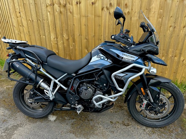 Triumph Tiger 900 GT Pro 'Tiger Lily'