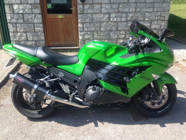 Kawasaki ZZR1400 12>